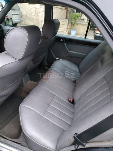Mercedes E 220 1995, 280,000 km - 2.2 l - Bakı