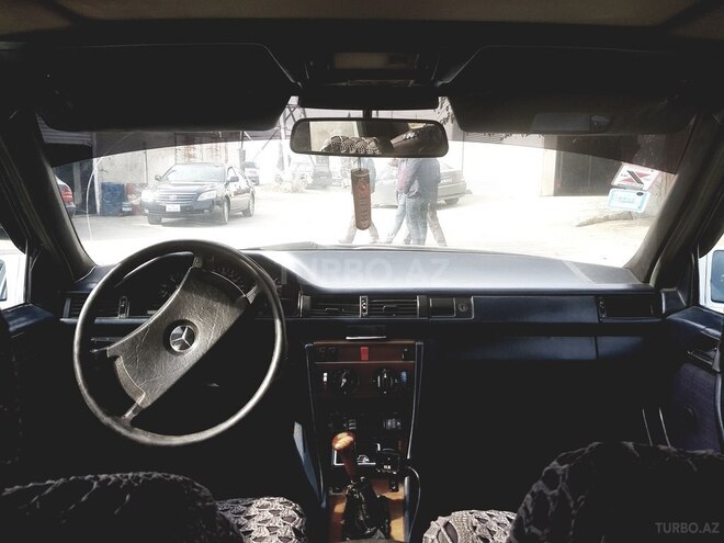 Mercedes E 230 1989, 320,560 km - 2.3 l - Bakı