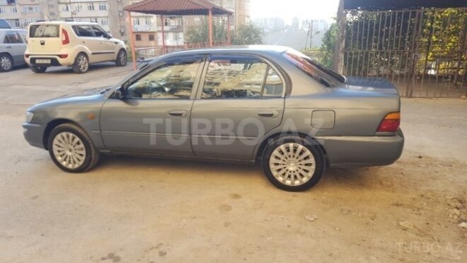Toyota Corolla 1995, 442,300 km - 1.6 l - Bakı