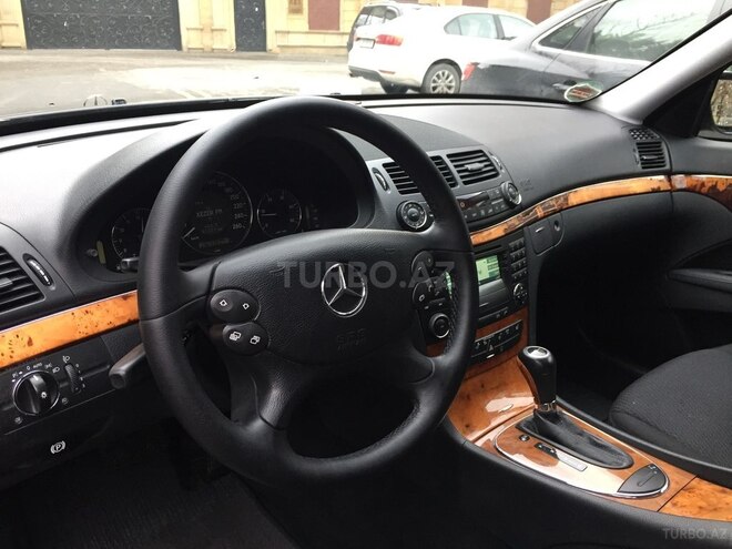 Mercedes E 220 2006, 180,000 km - 2.2 l - Bakı