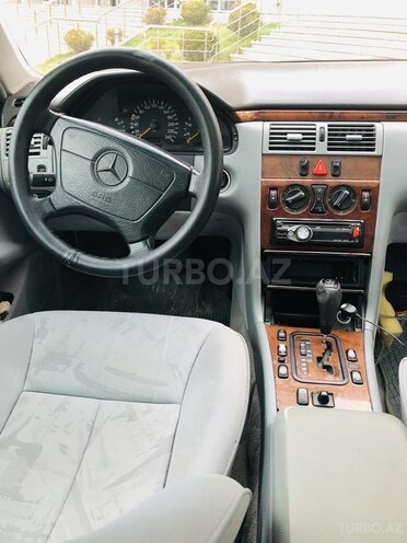Mercedes E 200 1998, 436,000 km - 2.0 l - Bakı