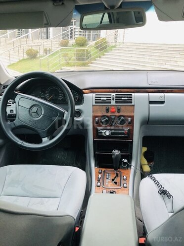 Mercedes E 200 1998, 436,000 km - 2.0 l - Bakı