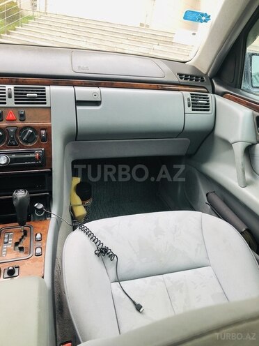 Mercedes E 200 1998, 436,000 km - 2.0 l - Bakı