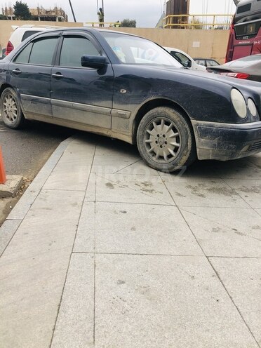 Mercedes E 200 1998, 436,000 km - 2.0 l - Bakı