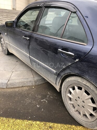 Mercedes E 200 1998, 436,000 km - 2.0 l - Bakı