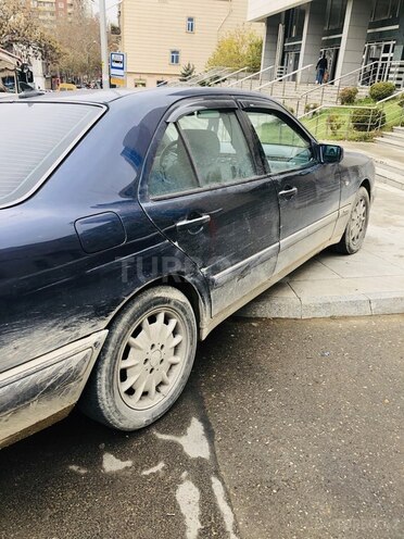 Mercedes E 200 1998, 436,000 km - 2.0 l - Bakı