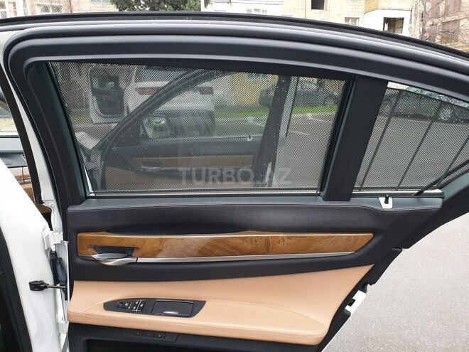 BMW 750 2011, 130,000 km - 4.4 l - Bakı