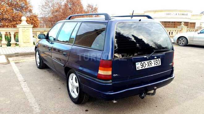 Opel Astra 1997, 310,000 km - 1.6 l - Qazax