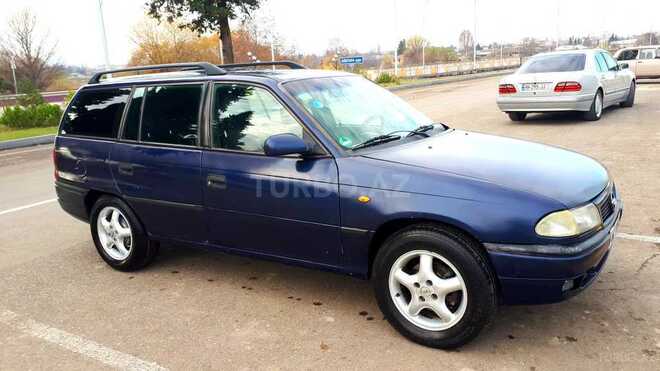 Opel Astra 1997, 310,000 km - 1.6 l - Qazax