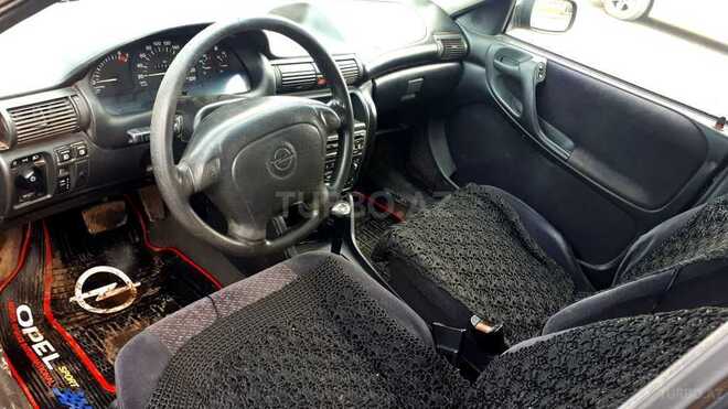 Opel Astra 1997, 310,000 km - 1.6 l - Qazax