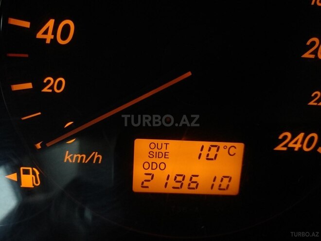 Toyota Avensis 2004, 219,610 km - 2.0 l - Bakı