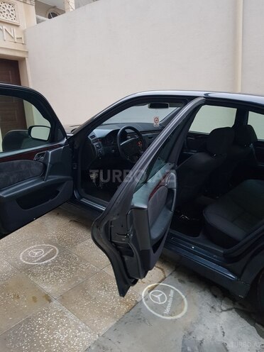 Mercedes E 280 1999, 353,000 km - 2.8 l - Bakı