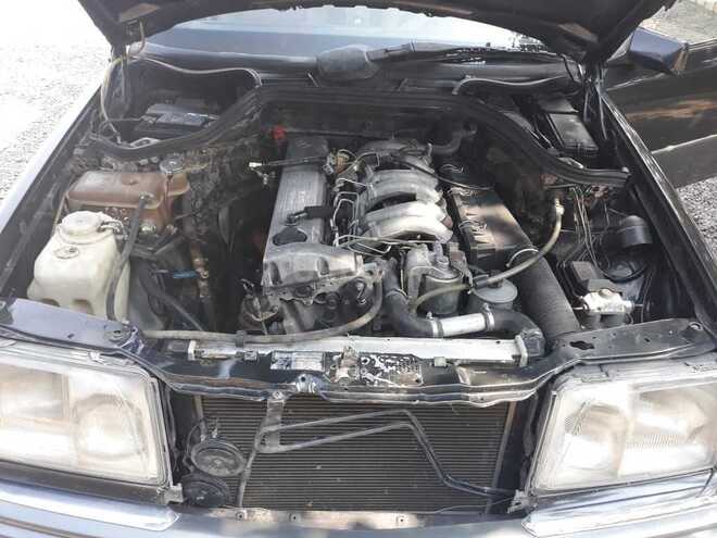 Mercedes E 300 1990, 530,000 km - 3.0 l - Sabirabad