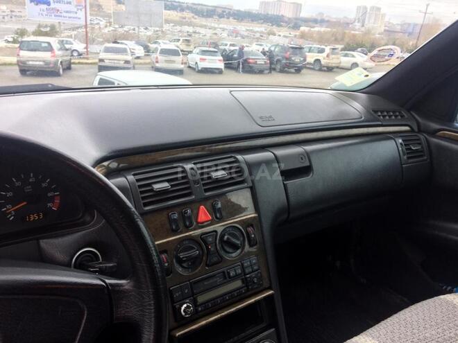 Mercedes E 230 1997, 342,000 km - 2.3 l - Bakı