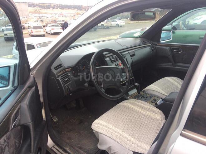 Mercedes E 230 1997, 342,000 km - 2.3 l - Bakı