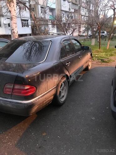 Mercedes E 230 1996, 320,000 km - 2.3 l - Sumqayıt