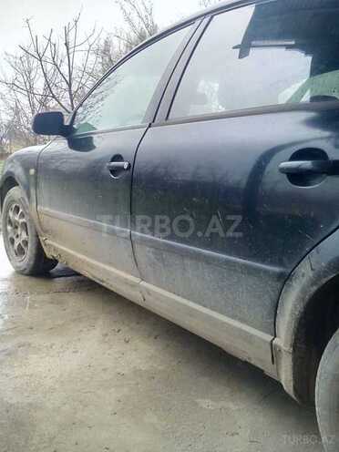 Volkswagen Passat 1998, 215,000 km - 1.6 l - Quba