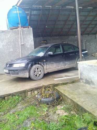 Volkswagen Passat 1998, 215,000 km - 1.6 l - Quba
