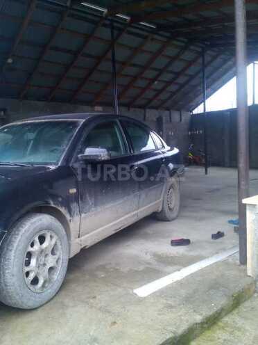 Volkswagen Passat 1998, 215,000 km - 1.6 l - Quba