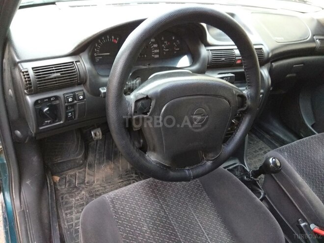 Opel Astra 1996, 320,000 km - 1.6 l - Bakı