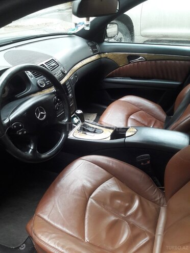 Mercedes E 220 2006, 233,000 km - 2.2 l - Bakı