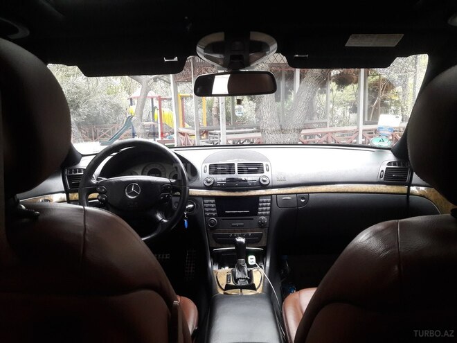 Mercedes E 220 2006, 233,000 km - 2.2 l - Bakı