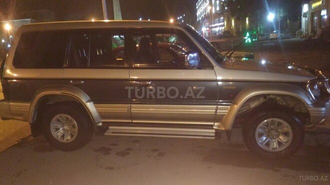 Mitsubishi Pajero 1992, 287,060 km - 2.5 л - Qazax