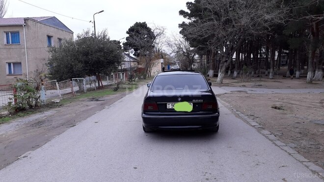 BMW 528 2000, 297,000 km - 2.8 l - Sumqayıt