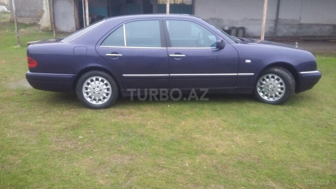 Mercedes E 220 1997, 328,000 km - 2.2 л - Sabirabad