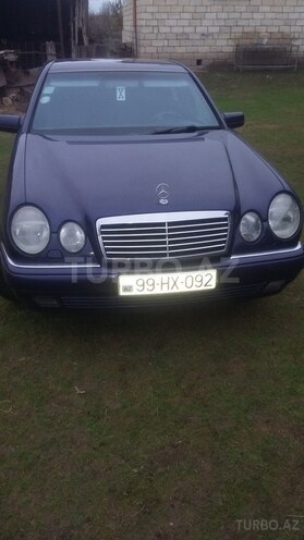 Mercedes E 220 1997, 328,000 km - 2.2 л - Sabirabad
