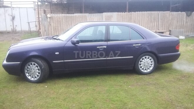 Mercedes E 220 1997, 328,000 km - 2.2 л - Sabirabad