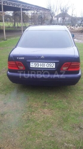 Mercedes E 220 1997, 328,000 km - 2.2 л - Sabirabad