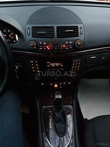Mercedes E 220 2005, 233,400 km - 2.2 l - Bakı