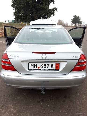 Mercedes E 220 2005, 233,400 km - 2.2 l - Bakı