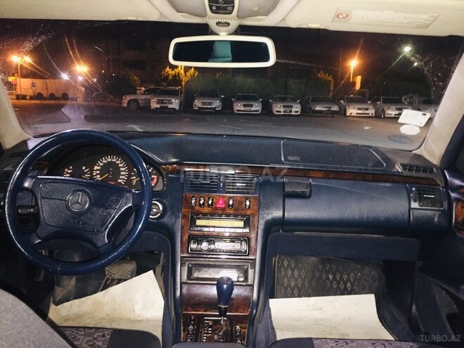 Mercedes E 300 1999, 224,500 km - 3.0 l - Bakı