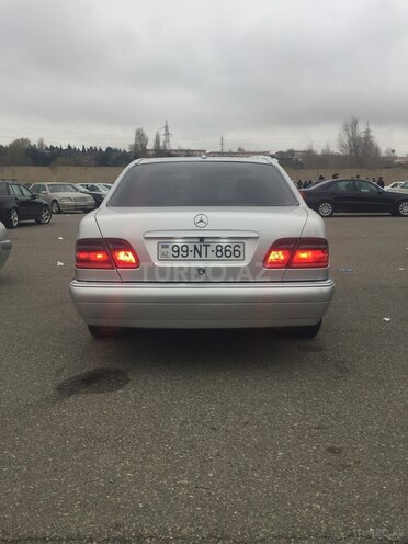 Mercedes E 240 1998, 238,456 km - 2.4 l - Bakı