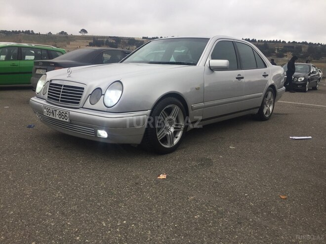 Mercedes E 240 1998, 238,456 km - 2.4 l - Bakı