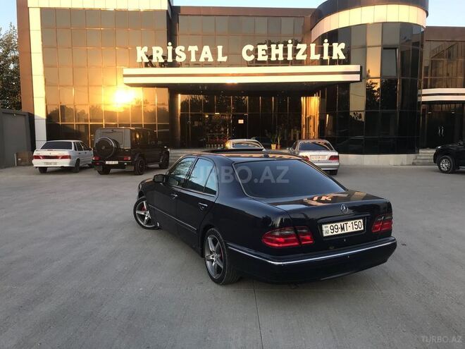 Mercedes E 240 2000, 332,468 km - 2.6 l - Bərdə