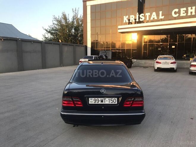 Mercedes E 240 2000, 332,468 km - 2.6 l - Bərdə