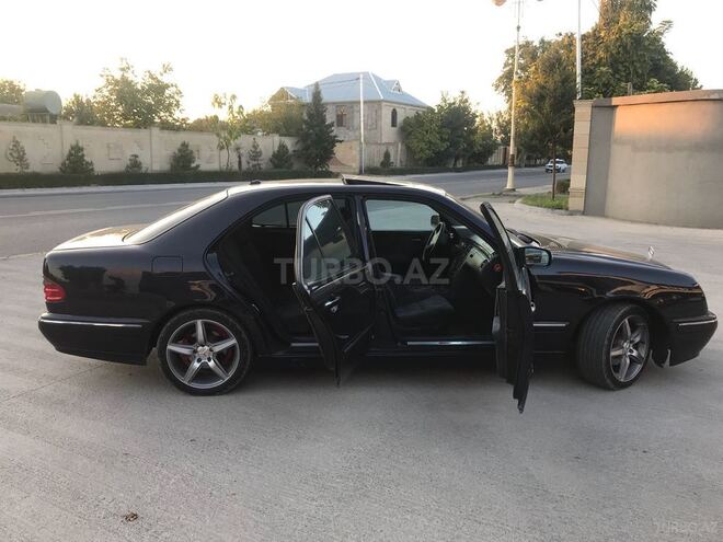 Mercedes E 240 2000, 332,468 km - 2.6 l - Bərdə