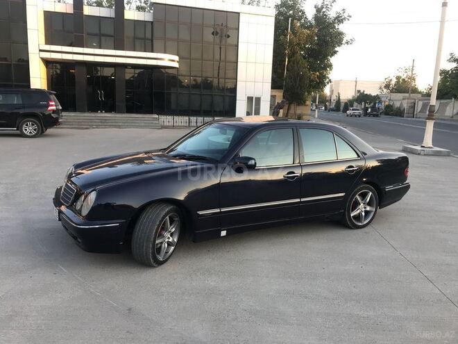 Mercedes E 240 2000, 332,468 km - 2.6 l - Bərdə