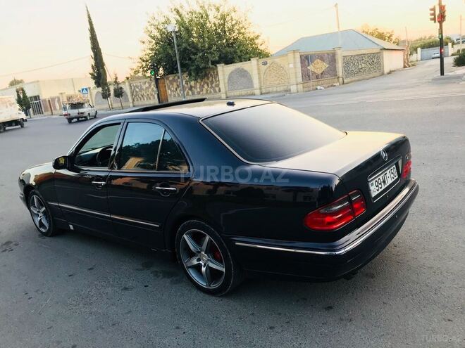 Mercedes E 240 2000, 332,468 km - 2.6 l - Bərdə