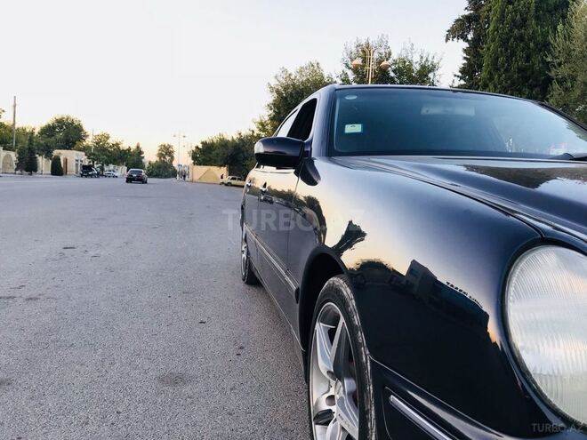 Mercedes E 240 2000, 332,468 km - 2.6 l - Bərdə
