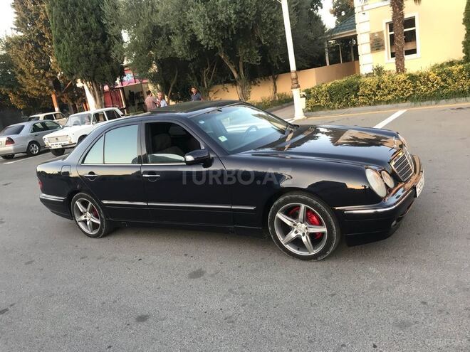 Mercedes E 240 2000, 332,468 km - 2.6 l - Bərdə