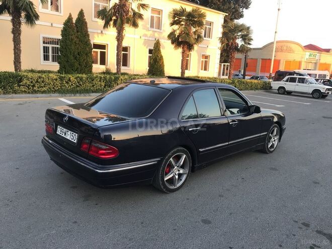 Mercedes E 240 2000, 332,468 km - 2.6 l - Bərdə