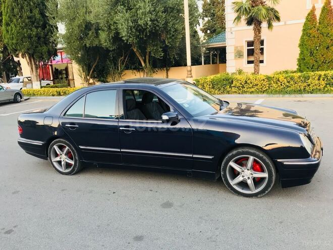 Mercedes E 240 2000, 332,468 km - 2.6 l - Bərdə