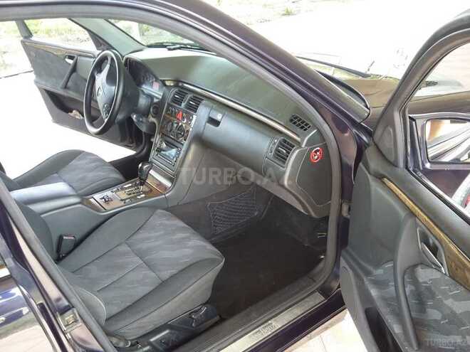Mercedes E 240 2000, 332,468 km - 2.6 l - Bərdə