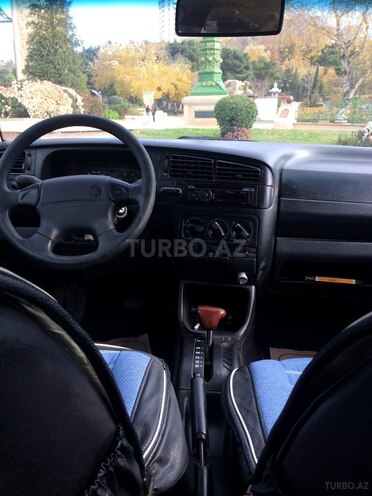 Volkswagen Golf 1995, 250,000 km - 1.8 l - Bakı