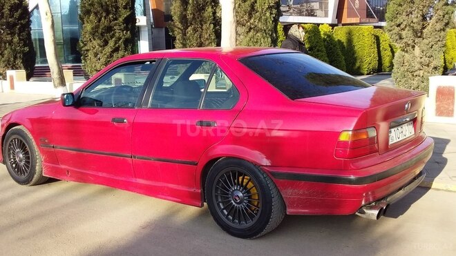 BMW 318 1994, 401,652 km - 2.0 л - Beyləqan