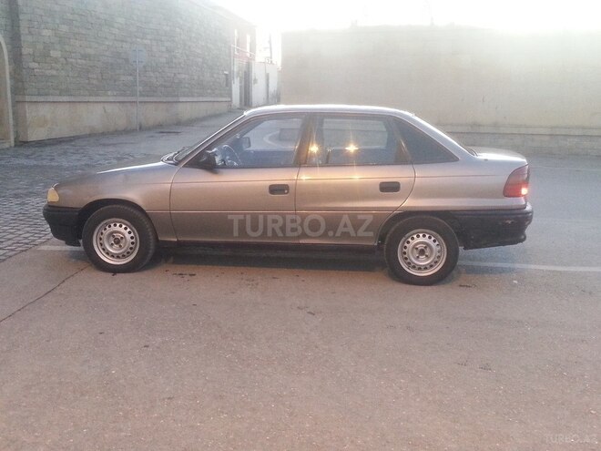 Opel Astra 1993, 235,465 km - 1.8 l - Bakı